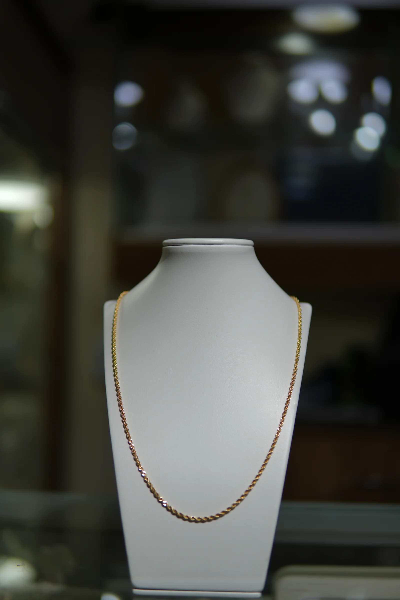 Cadena de eslabón entrelazado en oro amarillo 18k