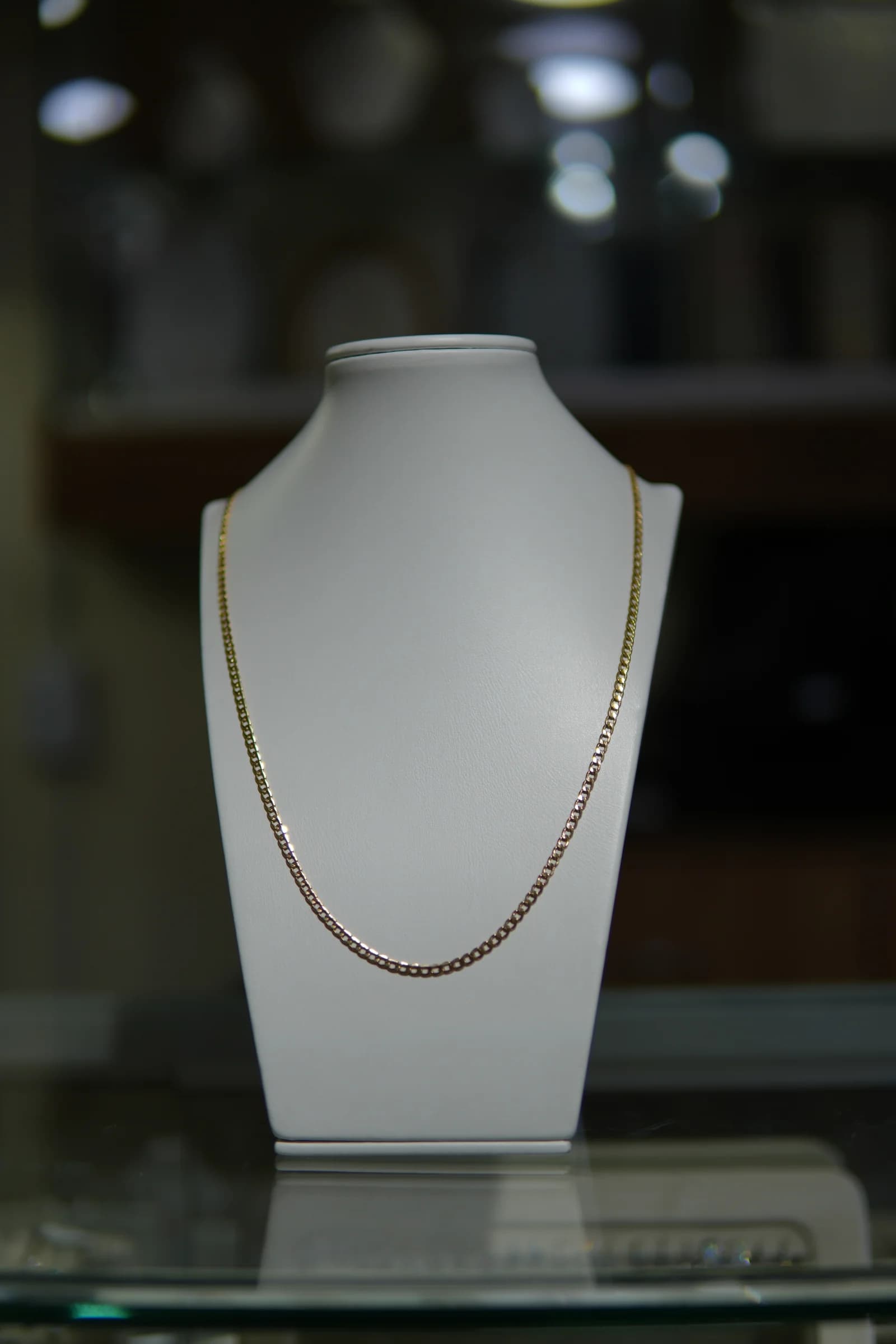 Cadena de eslabón marcado en oro amarillo 18k